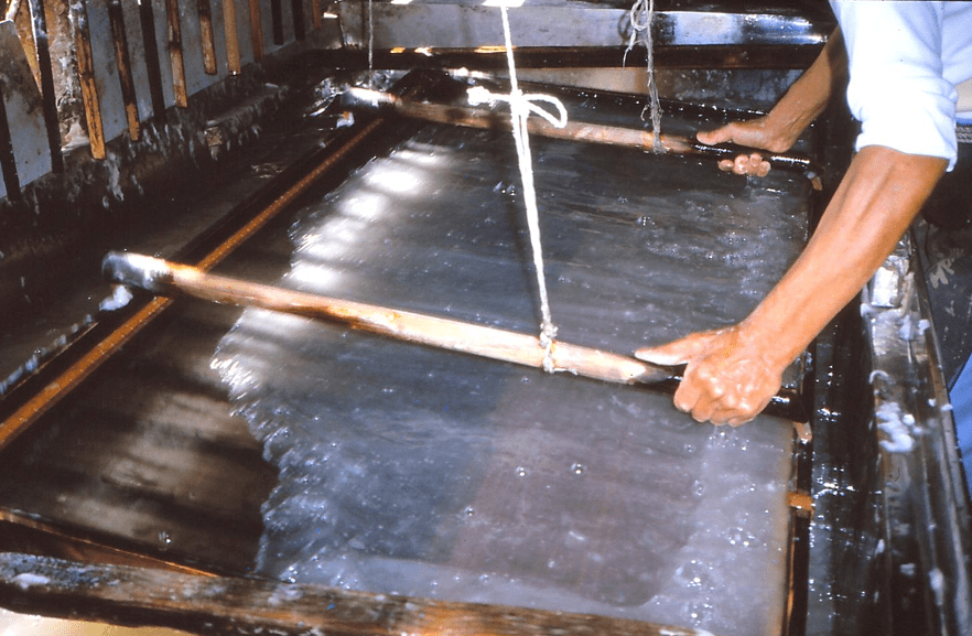 NAGASHIZUKI – Japanilaisen paperinvalmistuksen peruskurssi 21.–23.8.2026 / NAGASHIZUKI – Japanese papermaking course 21.–23.8.2026